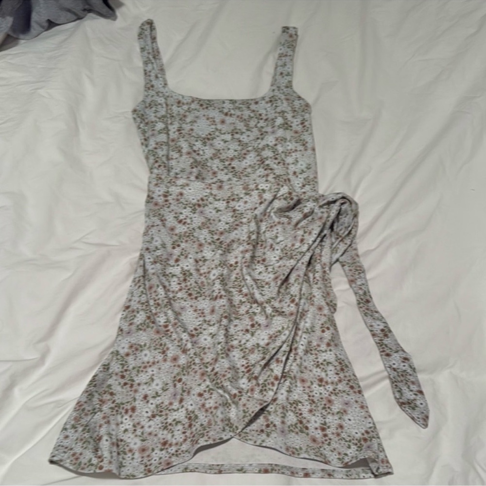 Aritzia Wilfred Green Floral Saturn Mini Dress - Picture 2 of 3